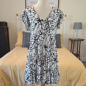 Black & White Floral V-Neck Ruffle Sleeve Mini Dress